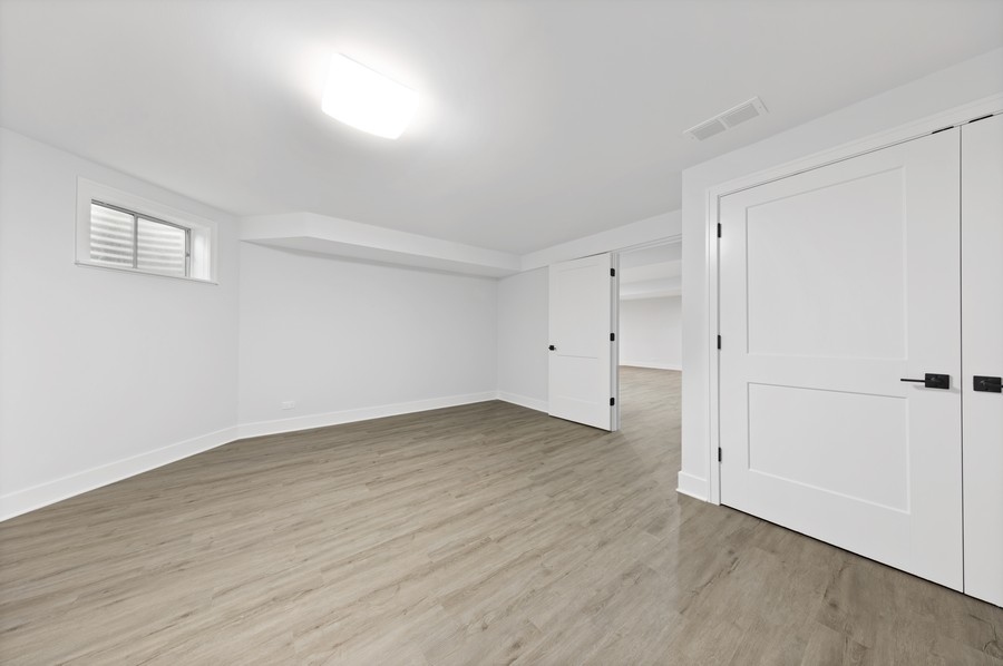 8100 Steepleside Drive Burr Ridge, IL 60527 - Photo 32 of 38