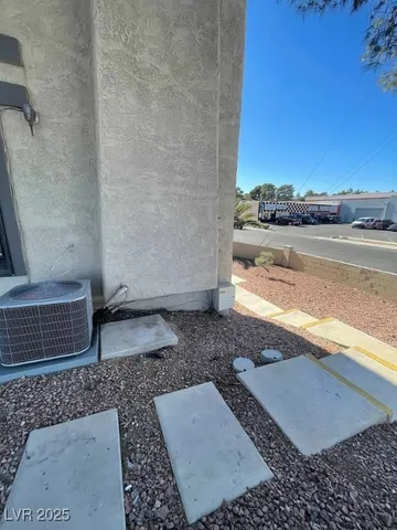 $1,100 | 2818 Calle Del Oro, Las Vegas, NV 89120