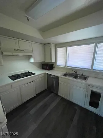 $1,100 | 2818 Calle Del Oro, Las Vegas, NV 89120