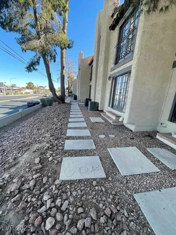 $1,100 | 2818 Calle Del Oro, Las Vegas, NV 89120