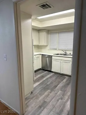$1,100 | 2818 Calle Del Oro, Las Vegas, NV 89120