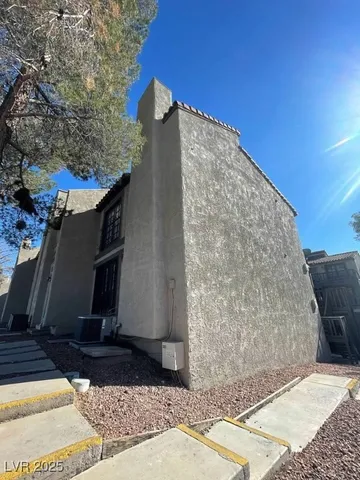 $1,100 | 2818 Calle Del Oro, Las Vegas, NV 89120