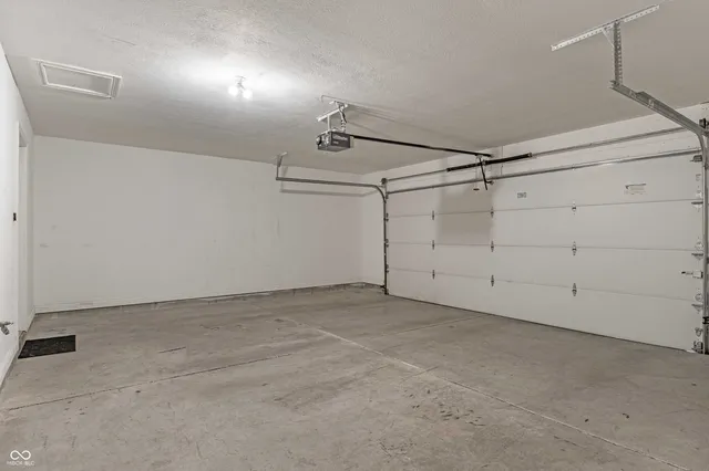 $2,850 | 12741 Edgemont Way, Carmel, IN 46032