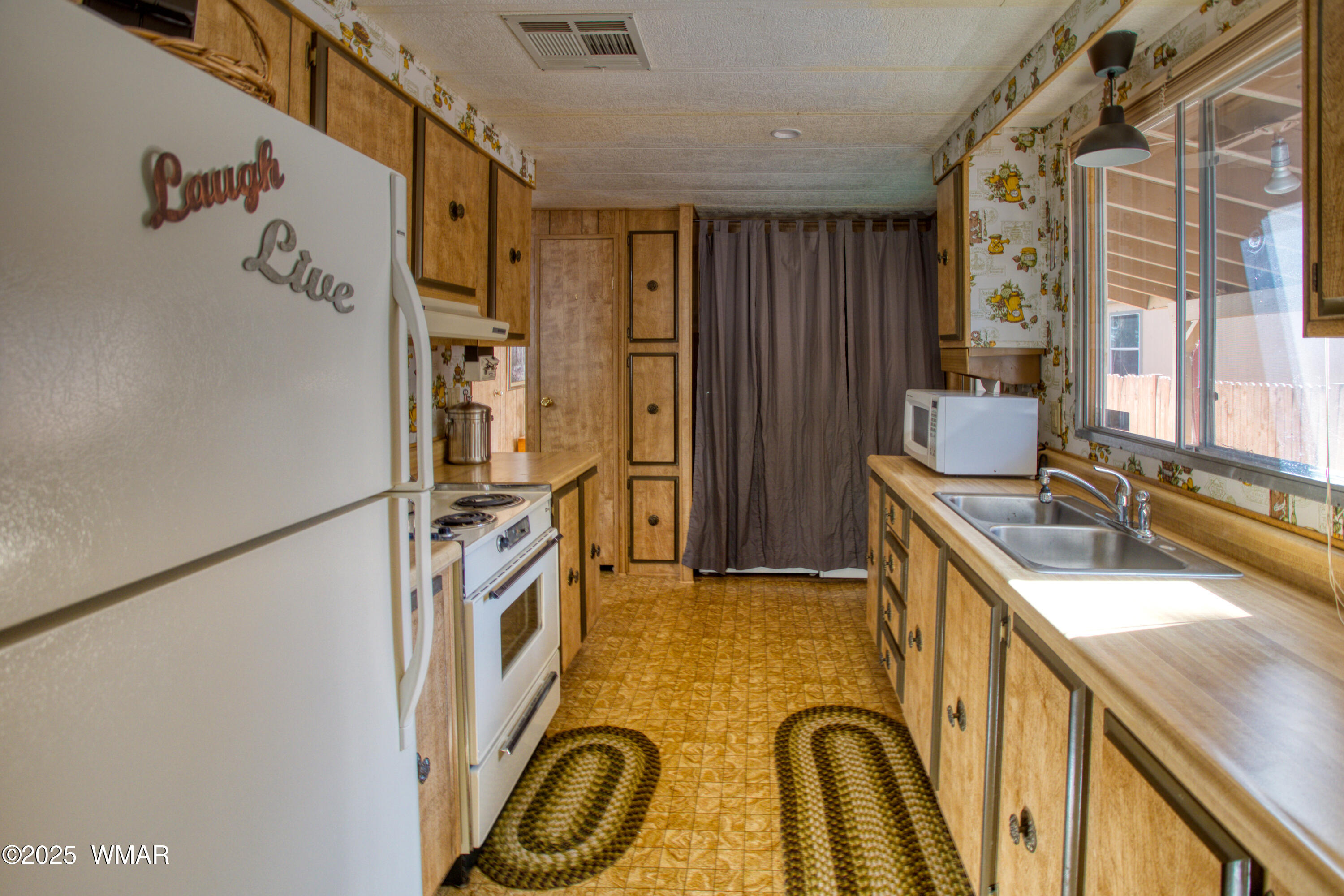 5220 South Blue Ridge Loop Pinetop, AZ 85935 - Photo 11 of 54 7 KITCHEN