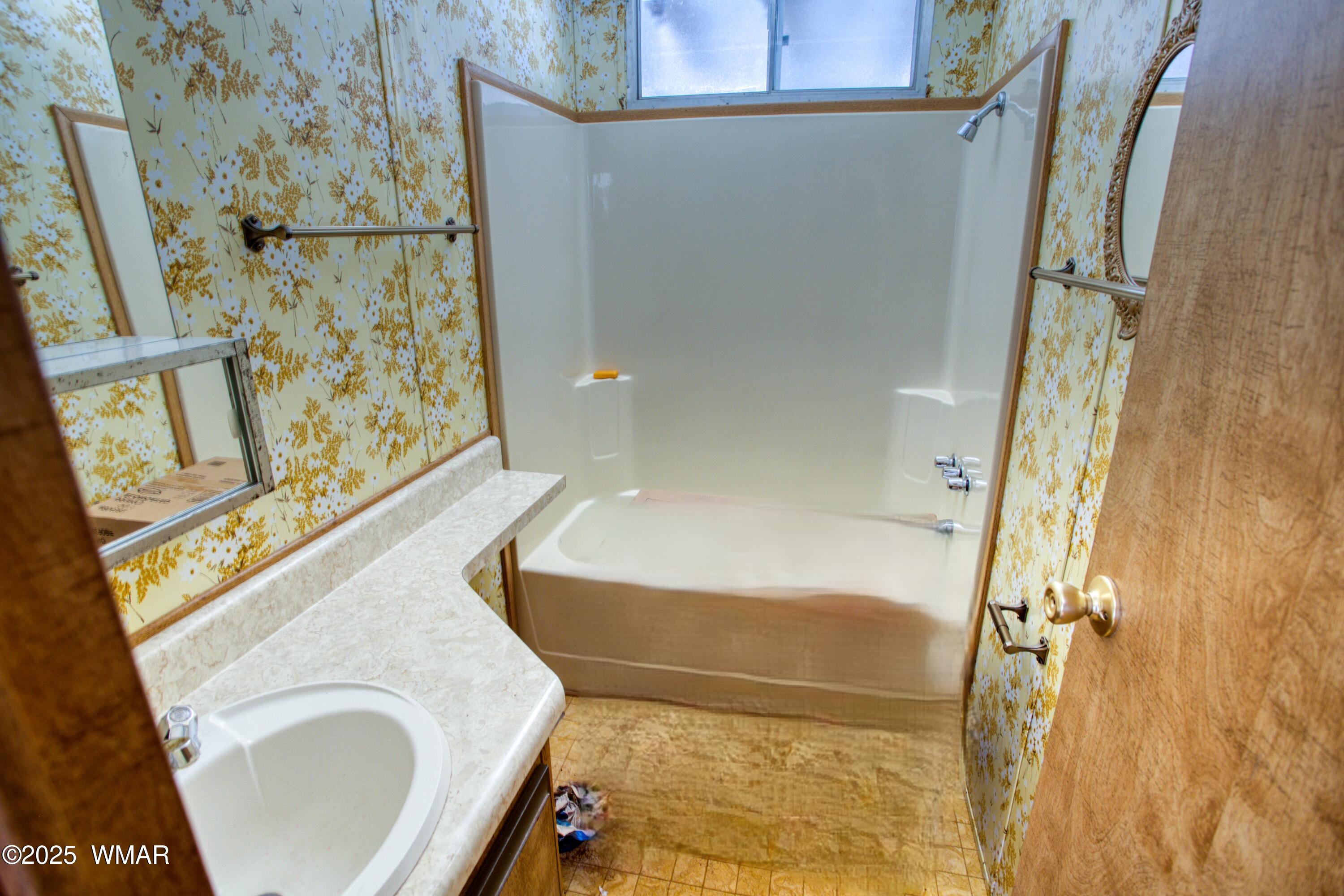5220 South Blue Ridge Loop Pinetop, AZ 85935 - Photo 15 of 54 13 Guest Bathroom