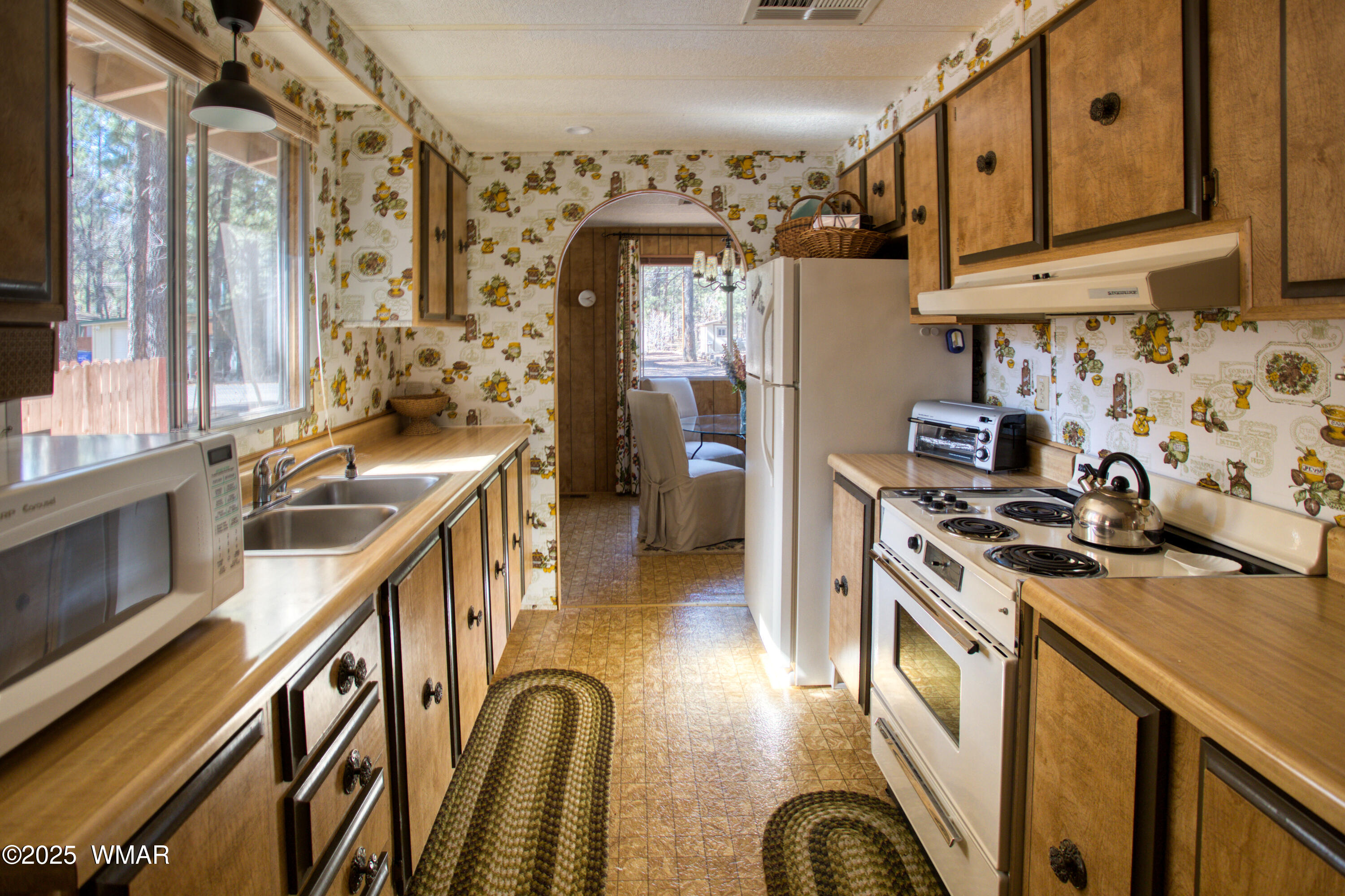 5220 South Blue Ridge Loop Pinetop, AZ 85935 - Photo 4 of 54 8 KITCHEN
