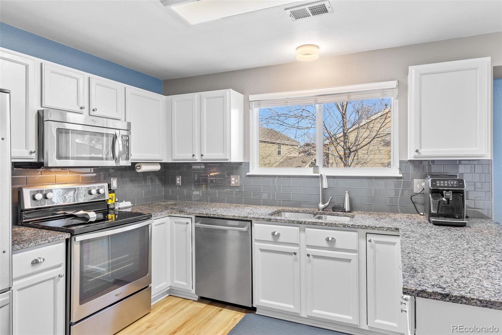 10566 Hyacinth Place Highlands Ranch, CO 80129 - Photo 2 of 49