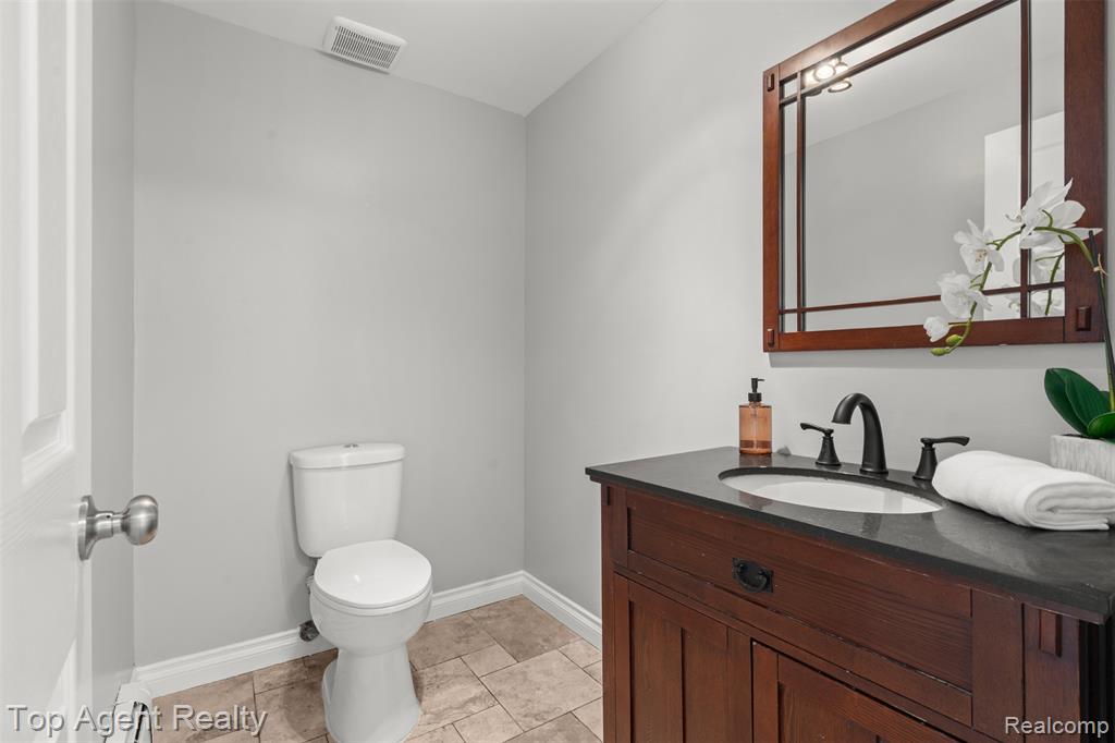 1593 Parke Street Rochester Hills, MI 48307 - Photo 19 of 34