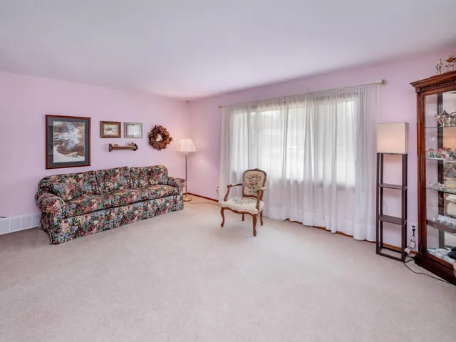 $375,000 | 1769 Serpentine Drive, Eagan, MN 55122