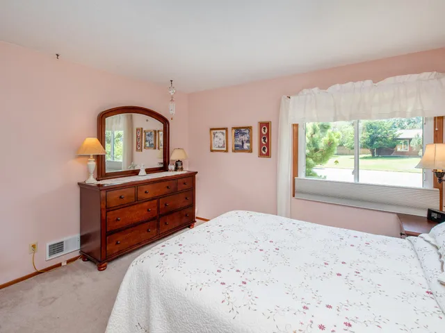 $375,000 | 1769 Serpentine Drive, Eagan, MN 55122