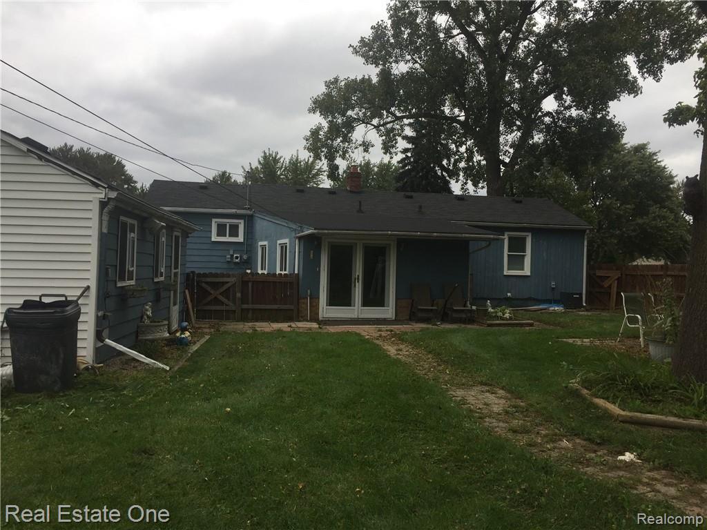 26051 Beverly Road Taylor, MI 48180 - Photo 16 of 17 IMG_3877.JPG