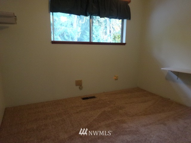 609 South 38th Court Renton, WA 98055 - Photo 13 of 22