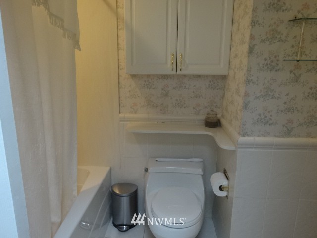 609 South 38th Court Renton, WA 98055 - Photo 16 of 22