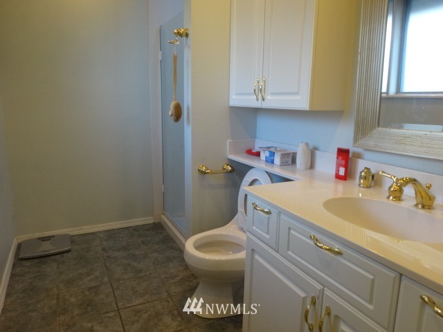 609 South 38th Court Renton, WA 98055 - Photo 9 of 22