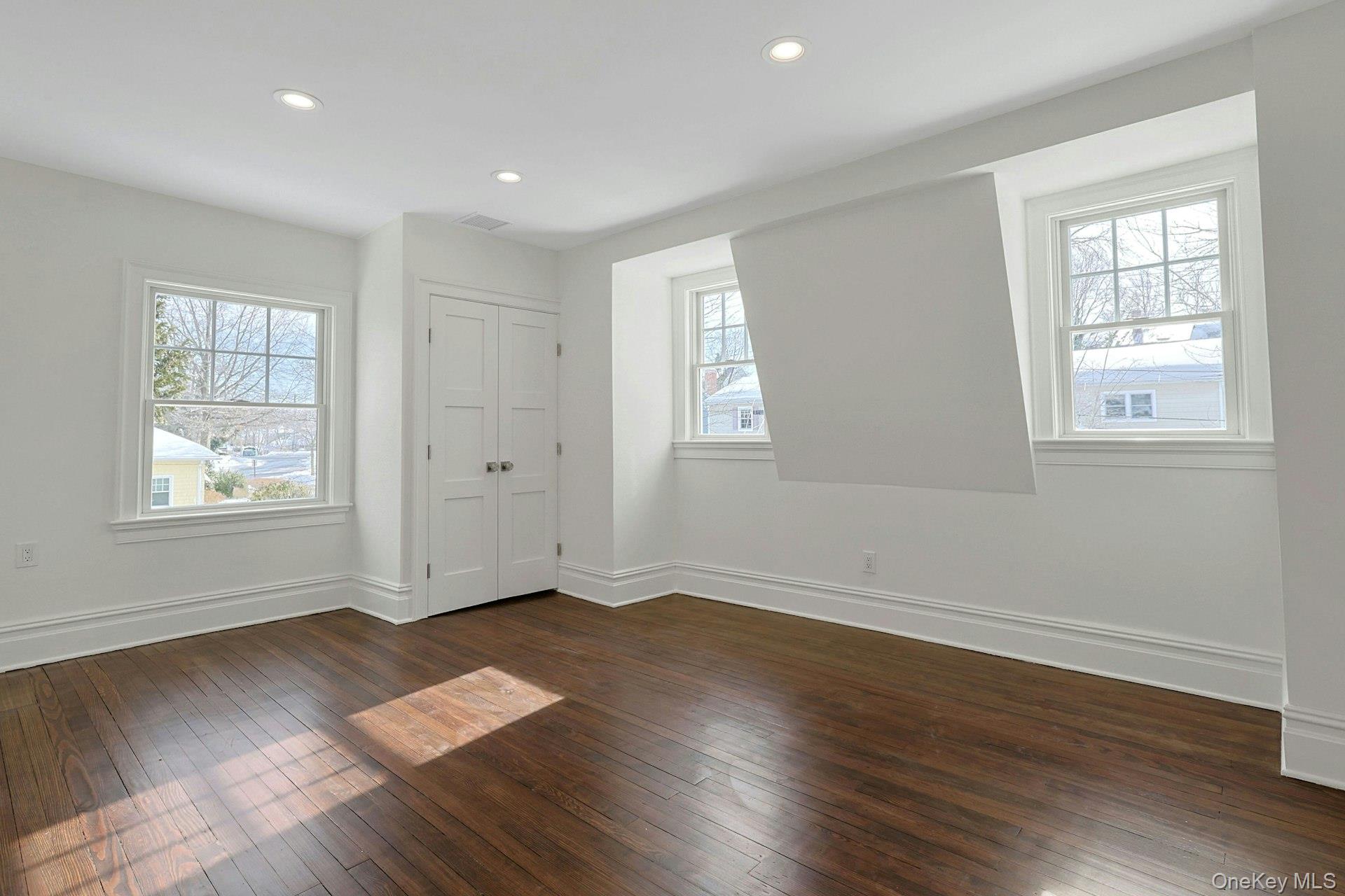 5 Henry Street Tuckahoe, NY 10707 - Photo 20 of 34 Bright and spacious bedroom with double exposure