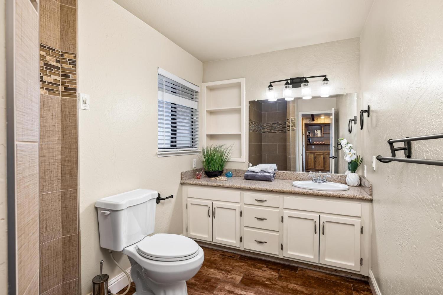 771 Mother Shipton Road Copperopolis, CA 95228 - Photo 29 of 72 Guest suite bath.