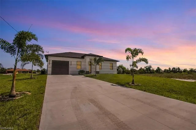 $274,000 | 845 Foxtail Street East, Lehigh Acres, FL 33974