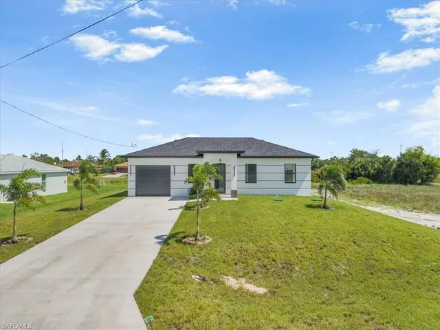 $274,000 | 845 Foxtail Street East, Lehigh Acres, FL 33974