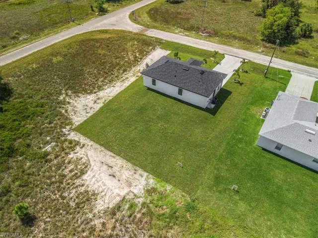 $274,000 | 845 Foxtail Street East, Lehigh Acres, FL 33974