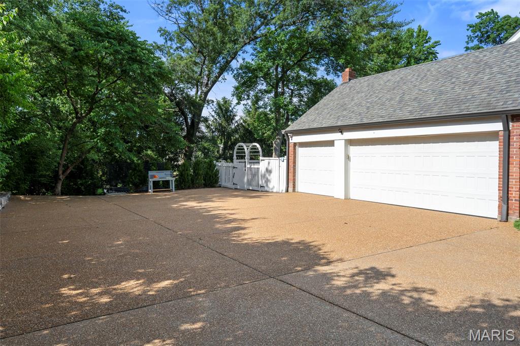 5 Ridgewood Road Ladue, MO 63124 - Photo 31 of 34