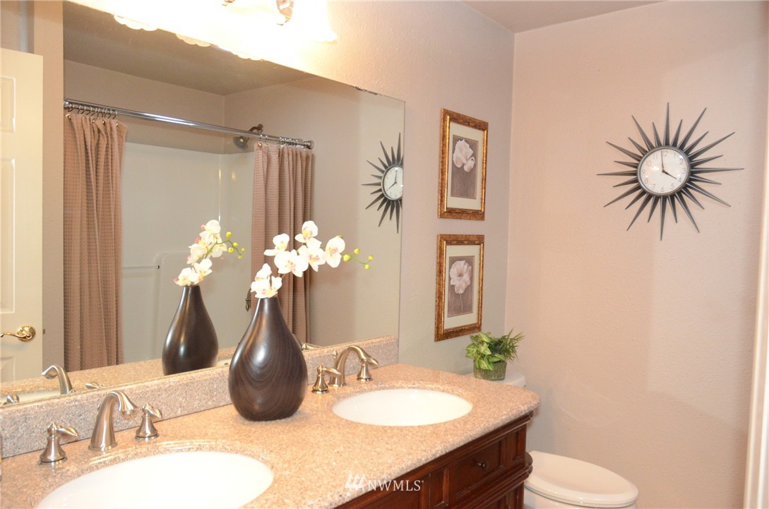 22193 Vine Road Brier, WA 98036 - Photo 13 of 25 Gallery Image 13