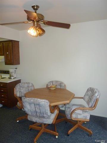 828 Oak Brook Ridge Drive Rochester, MI 48307 - Photo 3 of 10 Oak Brook #4 eating area