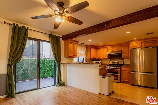 $820,000 | 645 East Magnolia Boulevard, Unit C, Burbank, CA 91501
