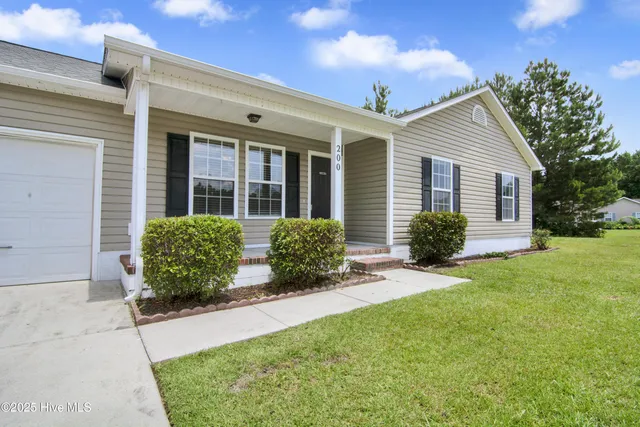 $1,675 | 200 America Court, Jacksonville, NC 28540