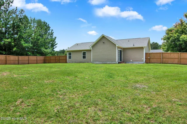 $1,675 | 200 America Court, Jacksonville, NC 28540