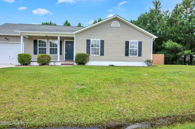 $1,675 | 200 America Court, Jacksonville, NC 28540