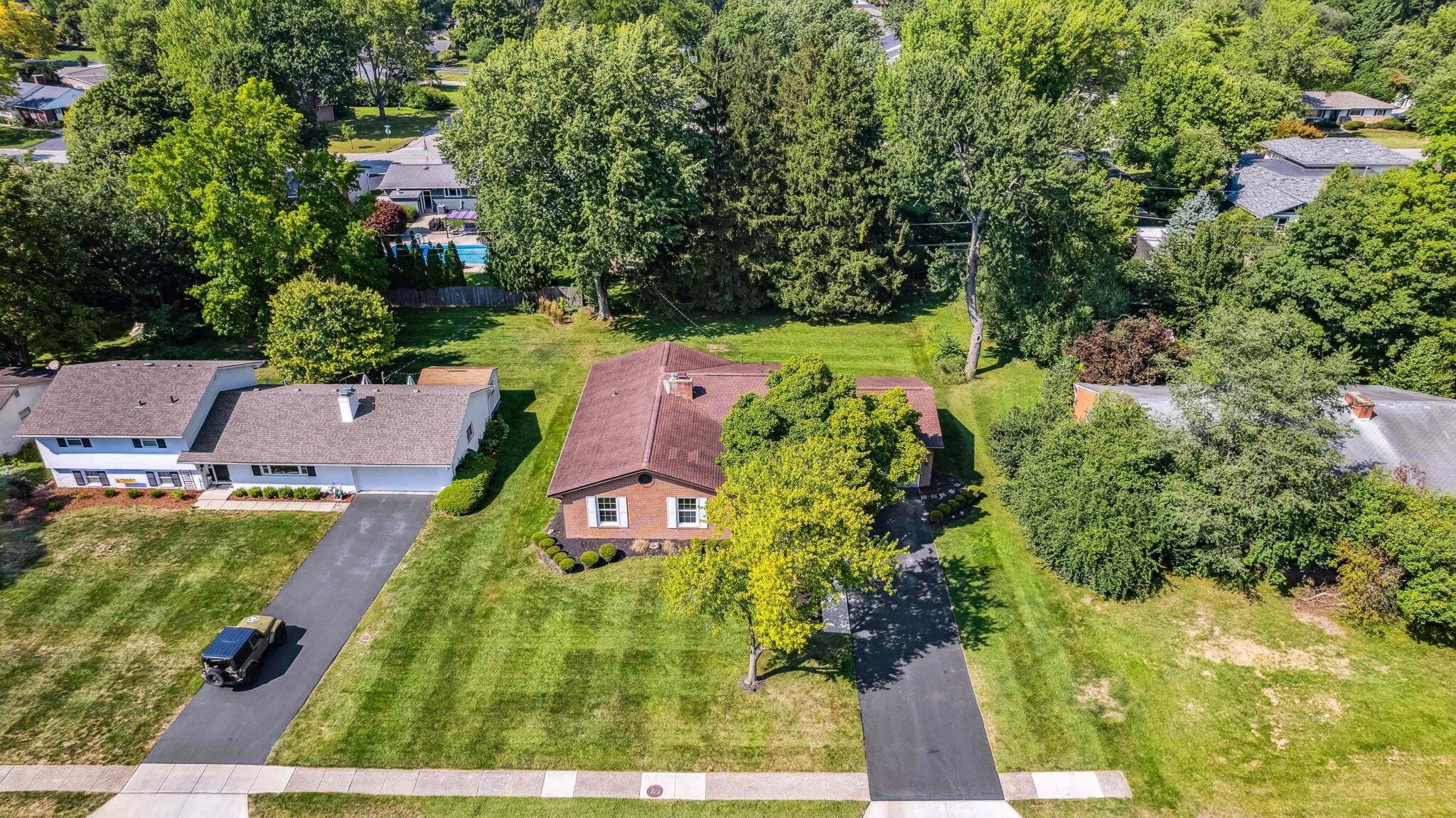 2220 Shoreham Road Columbus, OH 43220 - Photo 58 of 62 Front - Drone
