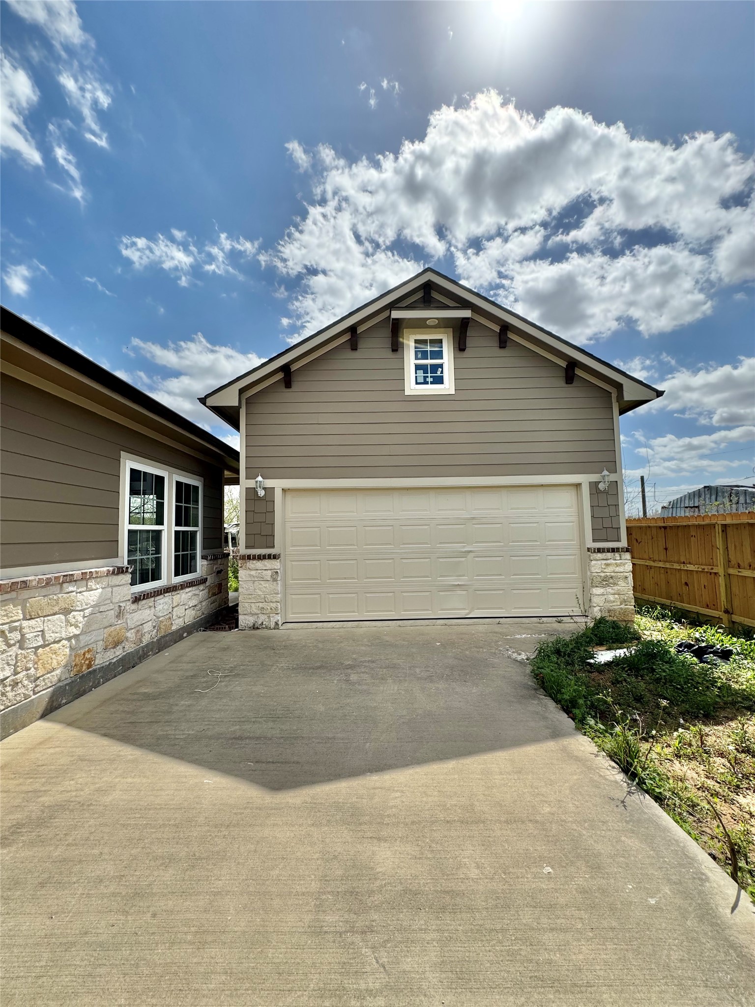 9830 Turnbow Street Houston, TX 77029 - Photo 3 of 10