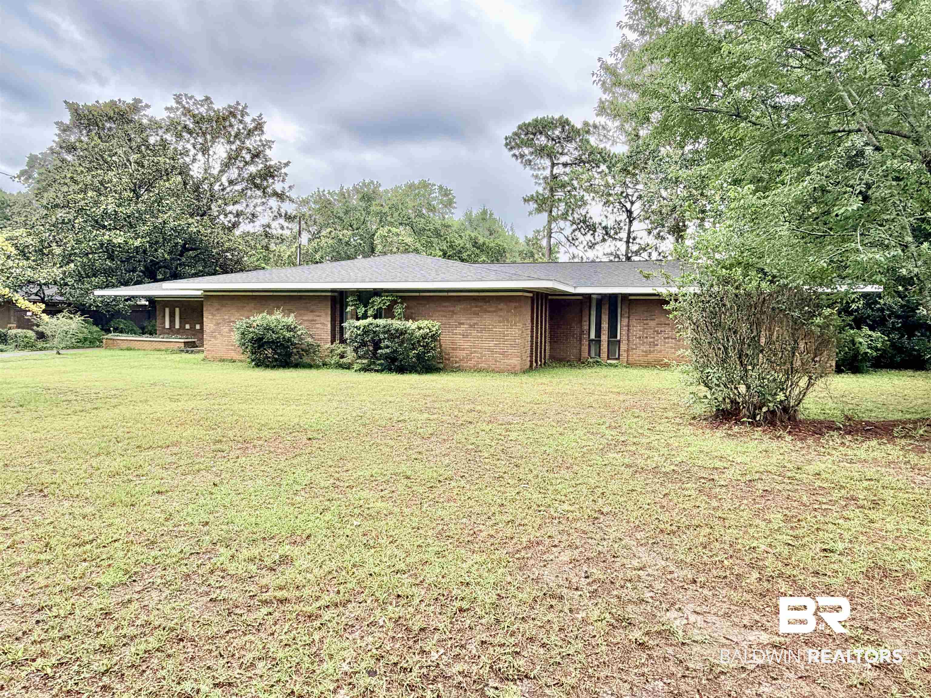 605 East Cumberland Road Mobile, AL 36608 - Photo 11 of 87