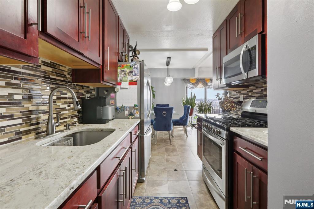 150 Overlook Avenue, Unit 7F Hackensack, NJ 07601 - Photo 7 of 24