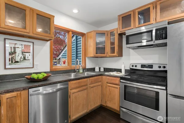 $695,000 | 1816 East Jefferson Street, Unit B, Seattle, WA 98122