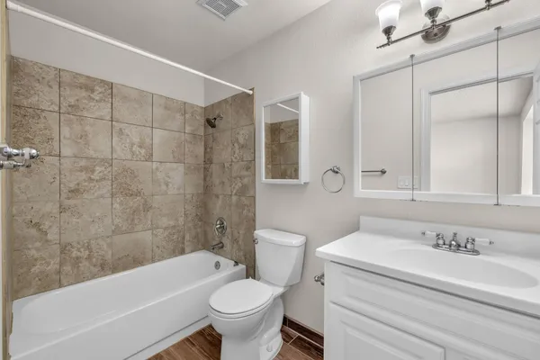 $1,900 | 3513 East Le Marche Avenue, Phoenix, AZ 85032