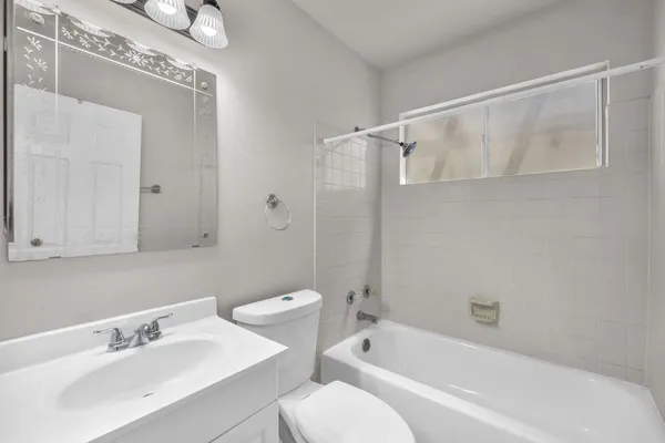 $1,900 | 3513 East Le Marche Avenue, Phoenix, AZ 85032