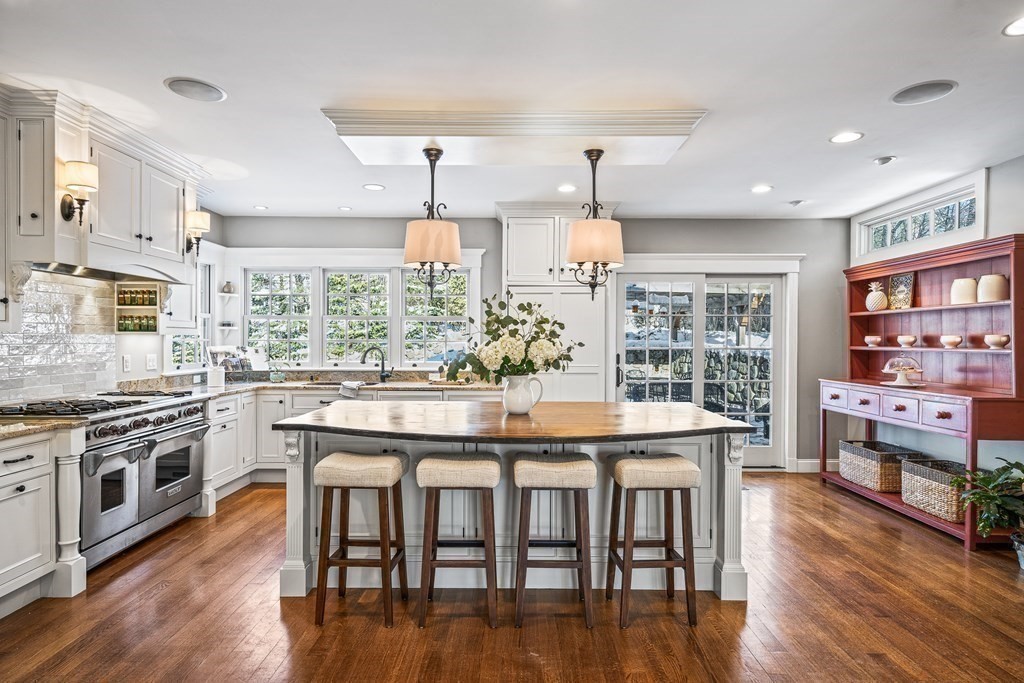 14 Leslie Road Winchester, MA 01890 - Photo 6 of 41 Gallery Image 6