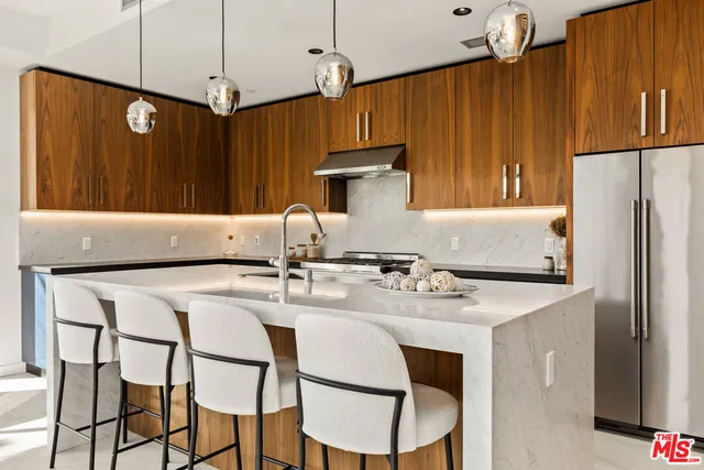 $2,450,000 | 212 Bay Street, Unit 101, Santa Monica, CA 90405