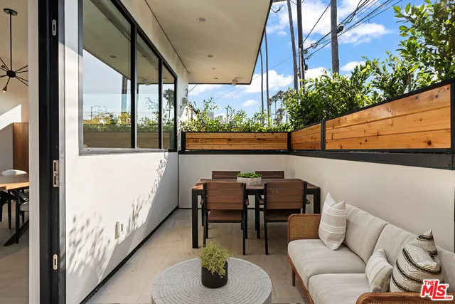 $2,450,000 | 212 Bay Street, Unit 101, Santa Monica, CA 90405