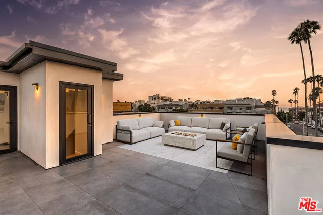 $2,450,000 | 212 Bay Street, Unit 101, Santa Monica, CA 90405