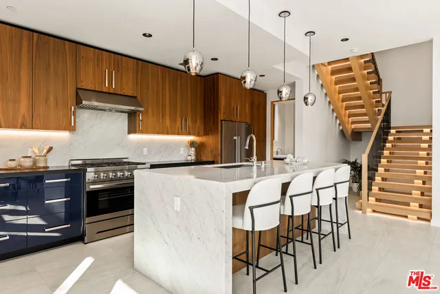 $2,450,000 | 212 Bay Street, Unit 101, Santa Monica, CA 90405