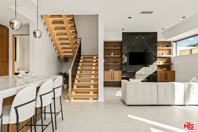 $2,450,000 | 212 Bay Street, Unit 101, Santa Monica, CA 90405