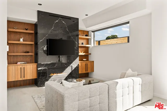 $2,450,000 | 212 Bay Street, Unit 101, Santa Monica, CA 90405