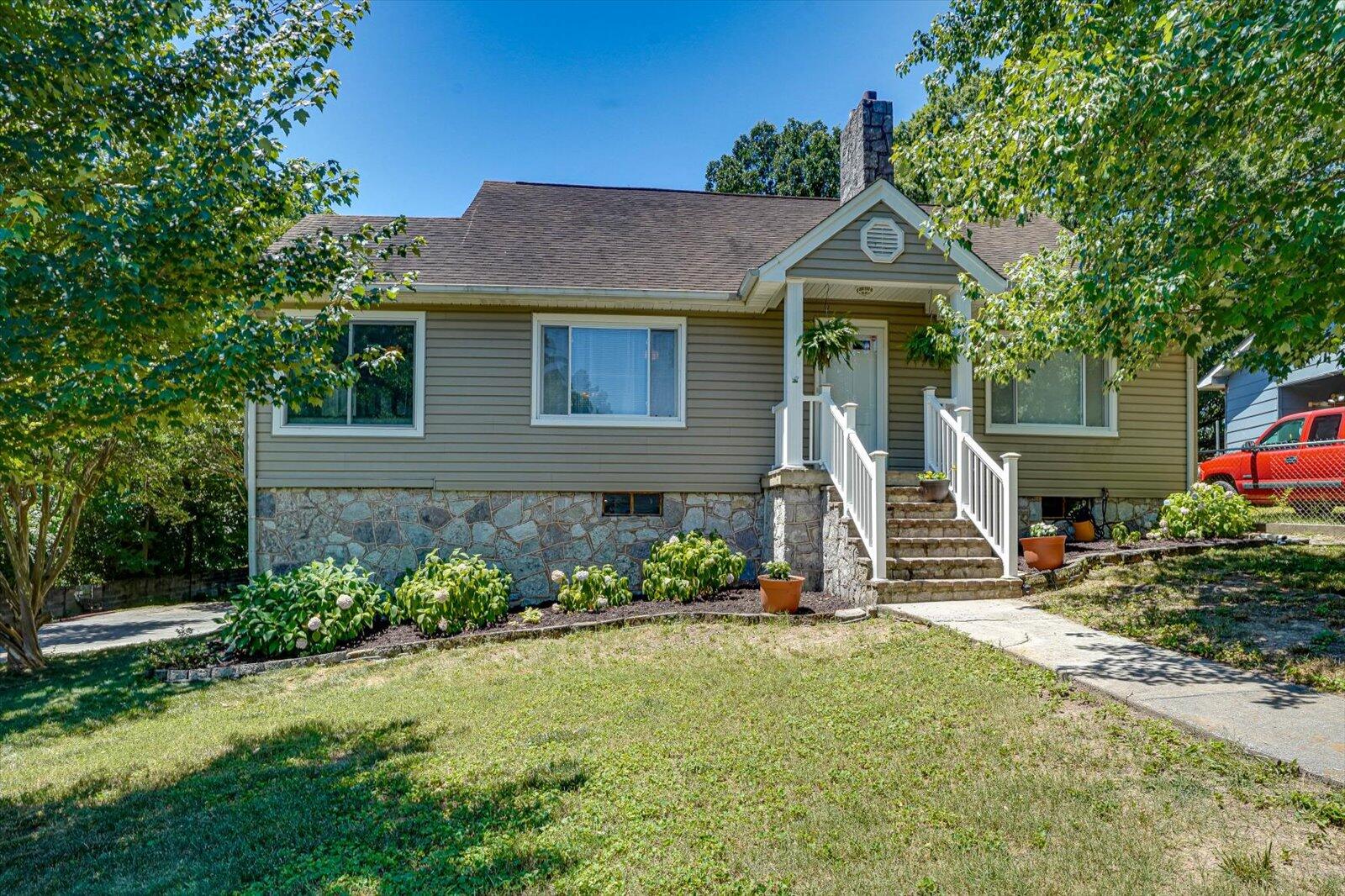 4113 East Ridge Drive Chattanooga, TN 37412 - Photo 1 of 37 01-4113 E Ridge Dr-1