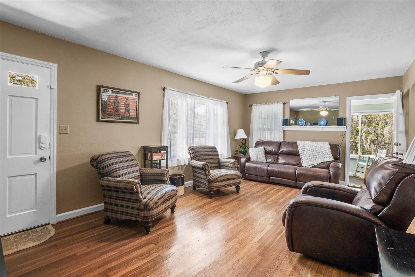 4113 East Ridge Drive Chattanooga, TN 37412 - Photo 4 of 37 04-4113 E Ridge Dr-4