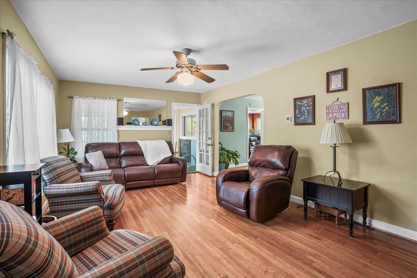 4113 East Ridge Drive Chattanooga, TN 37412 - Photo 5 of 37 05-4113 E Ridge Dr-5