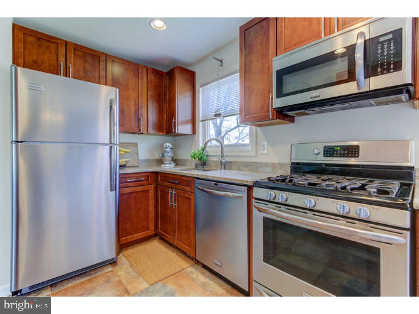 22 Beaumont Road Trenton, NJ 08620 - Photo 9 of 23 Kitchen