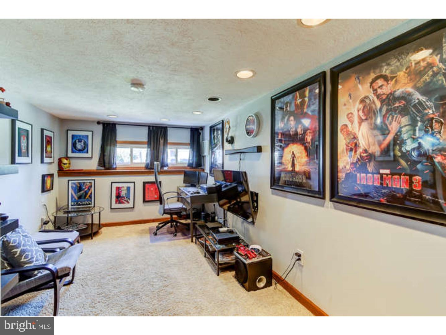 22 Beaumont Road Trenton, NJ 08620 - Photo 10 of 23 Family Room