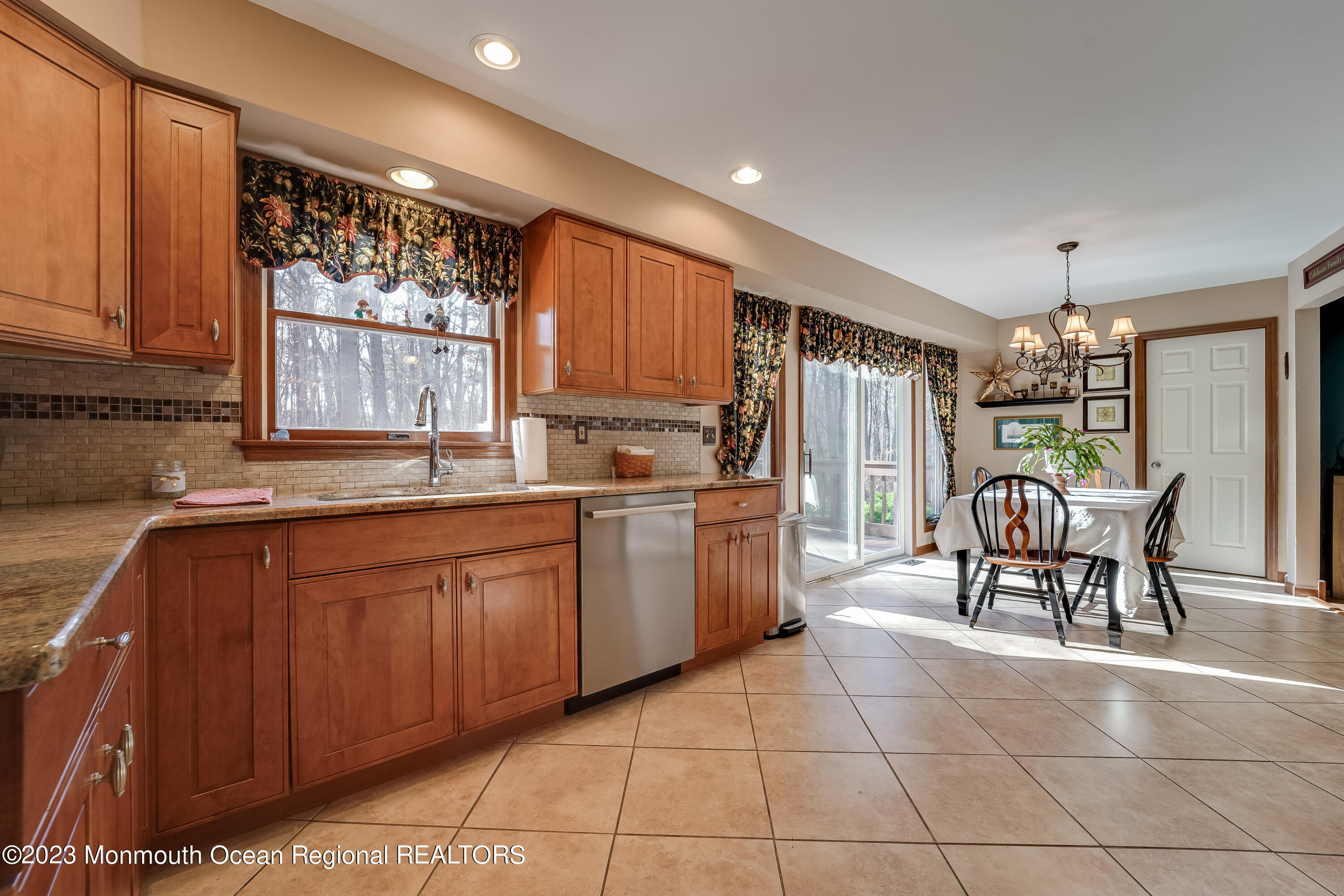 10 Abbey Road Jackson, NJ 08527 - Photo 13 of 38 14